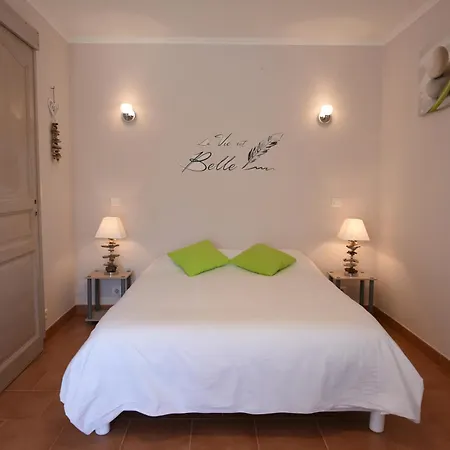 Les Mandiles Apartment *
